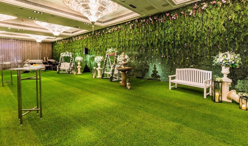 trang trí thảm cỏ nhân tạo sân vườn